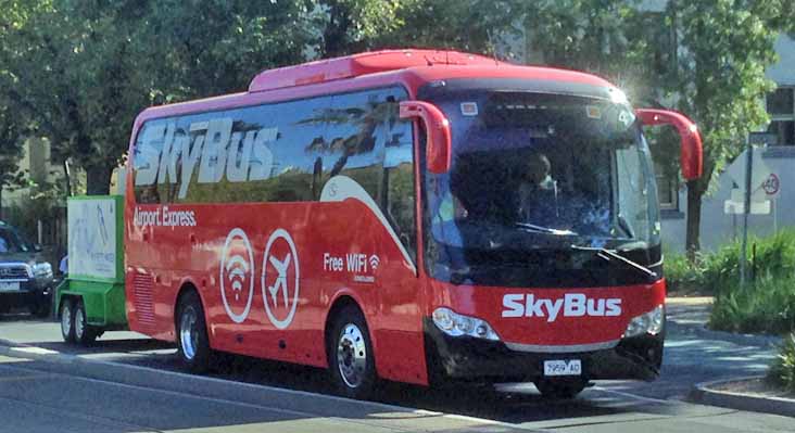 SkyBus King Long 6900AU 4